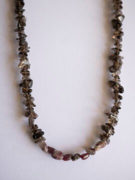 xeiropoito-kolie-imipoliitmes-petres-amethistos