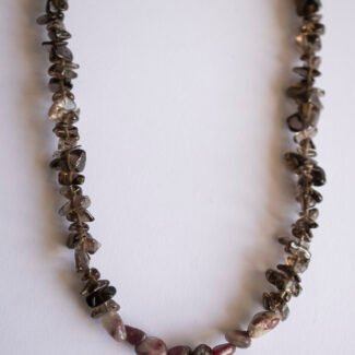 xeiropoito-kolie-imipoliitmes-petres-amethistos