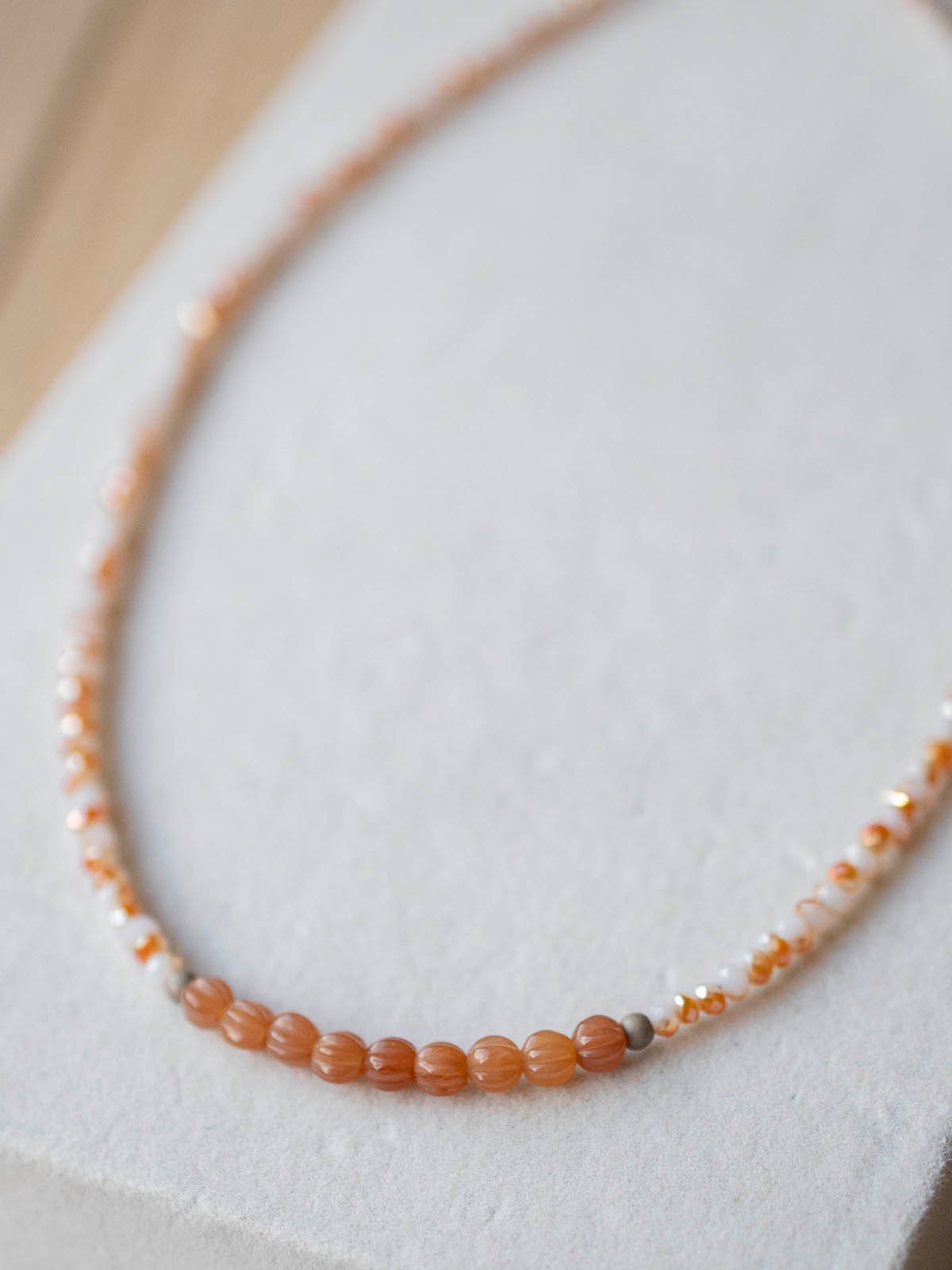 Χειροποίητο κολιέ σε πορτοκαλί αποχρώσεις