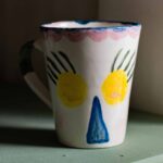 Χειροποίητη κεραμική κούπα "Ποιο πρόσωπο έχω σήμερα;"